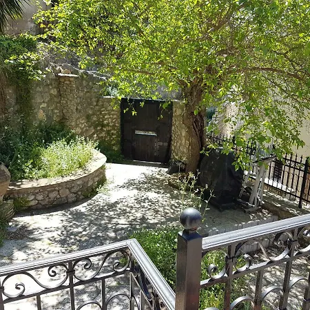 Babis House